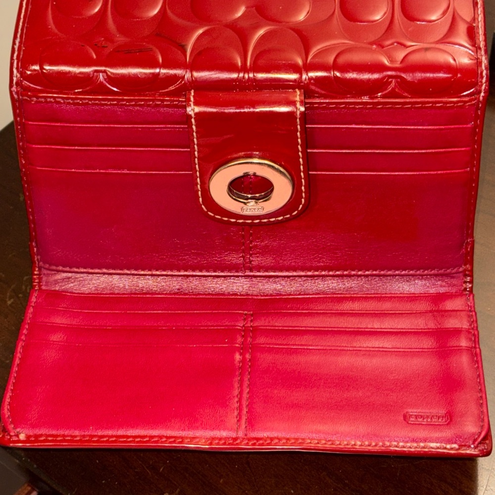 Coach Vintage Signature Embossed Patent Leather Turnlock Wallet (Color: Red) EUC - Picture 8 of 16